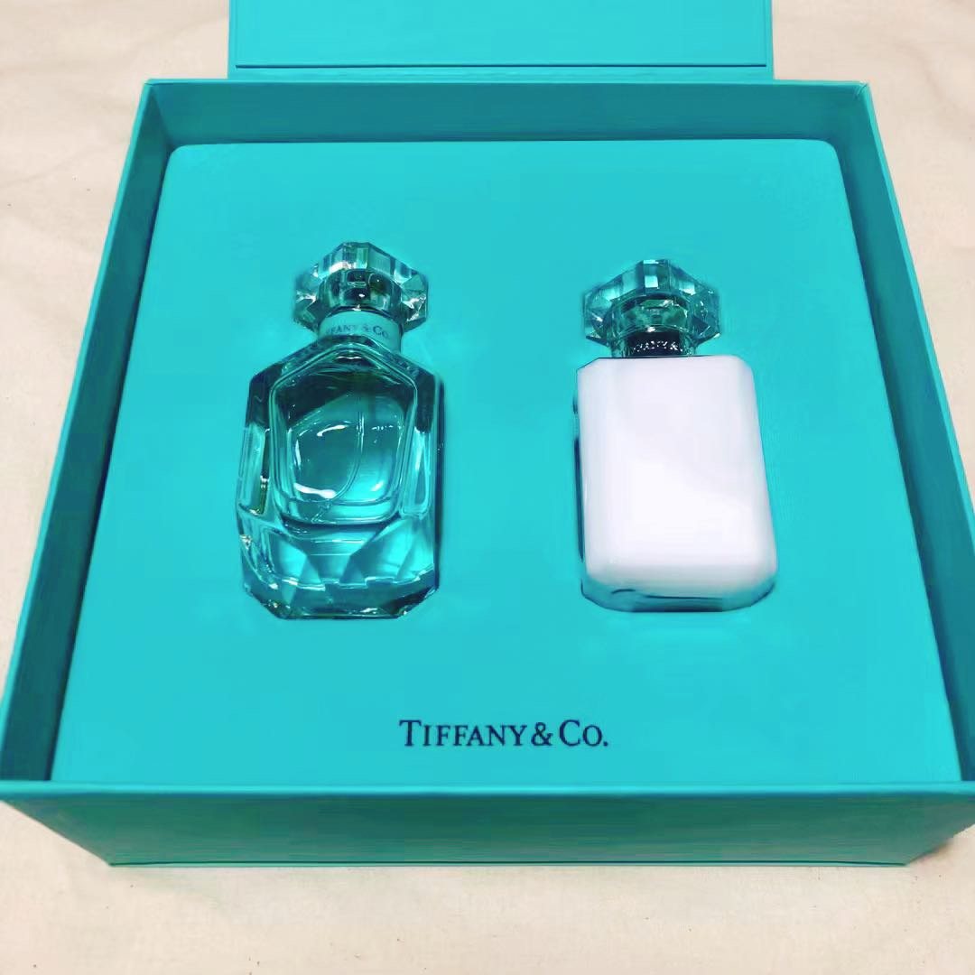 蒂凡尼合作款钻石瓶香水礼盒  ✨这个应该是我目前买到的最心仪