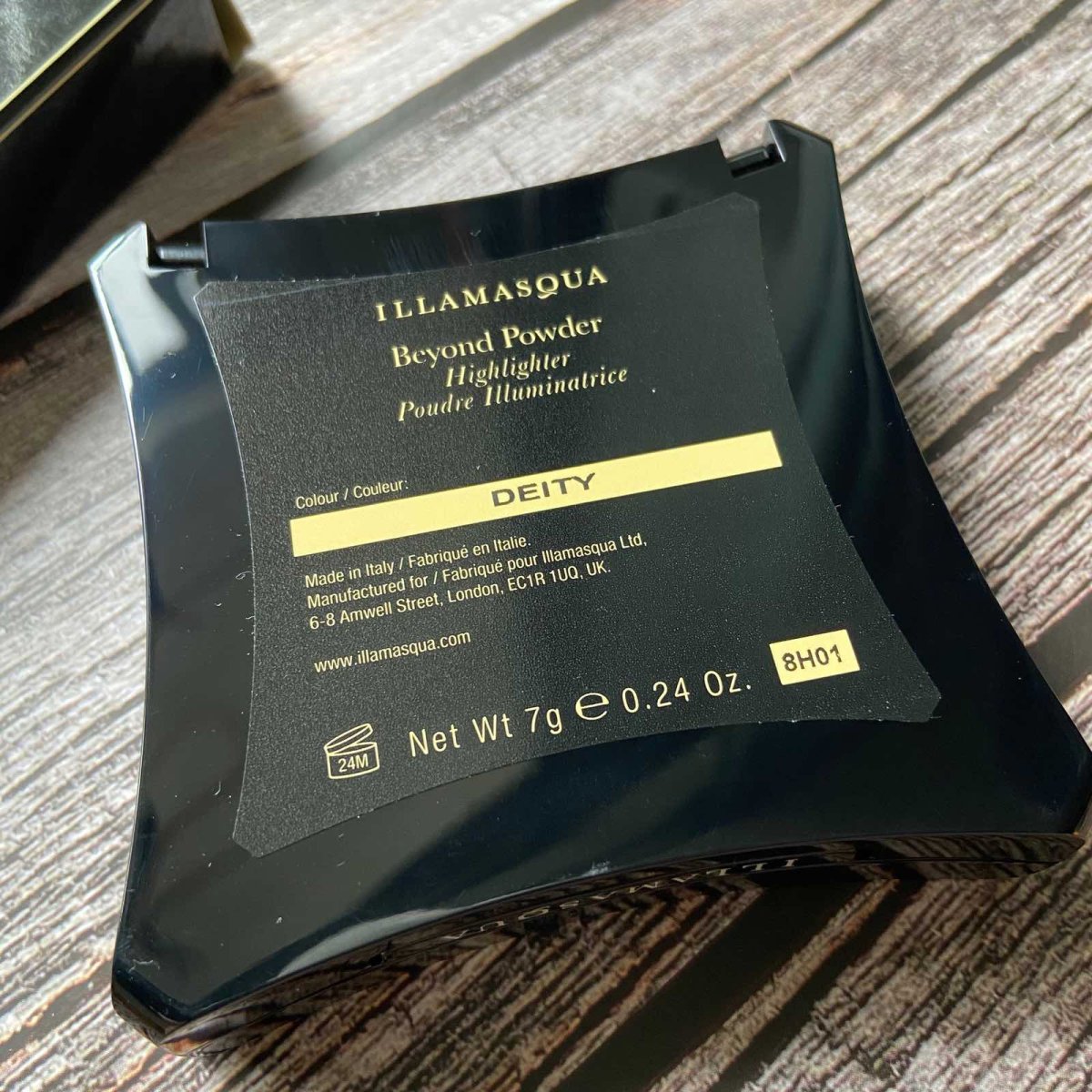 九月晒单挑战：illamasqua高光粉饼。这颜值我爱啦。 