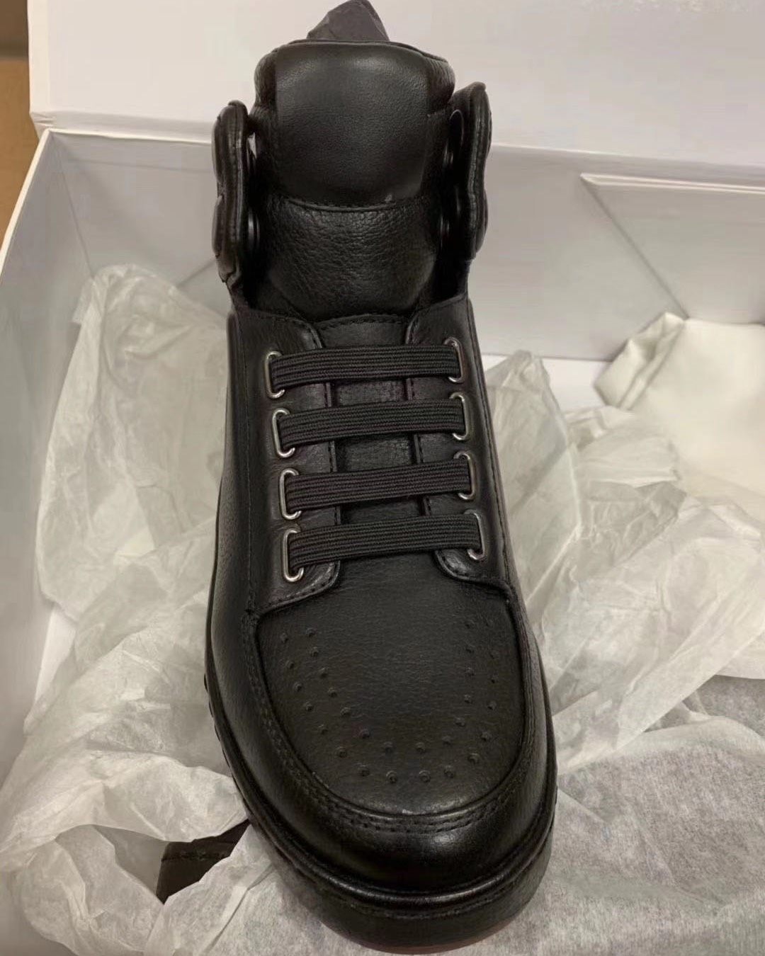 🥾男鞋分享￼ ￼ ￼ ssense🛒 3.1 Phill