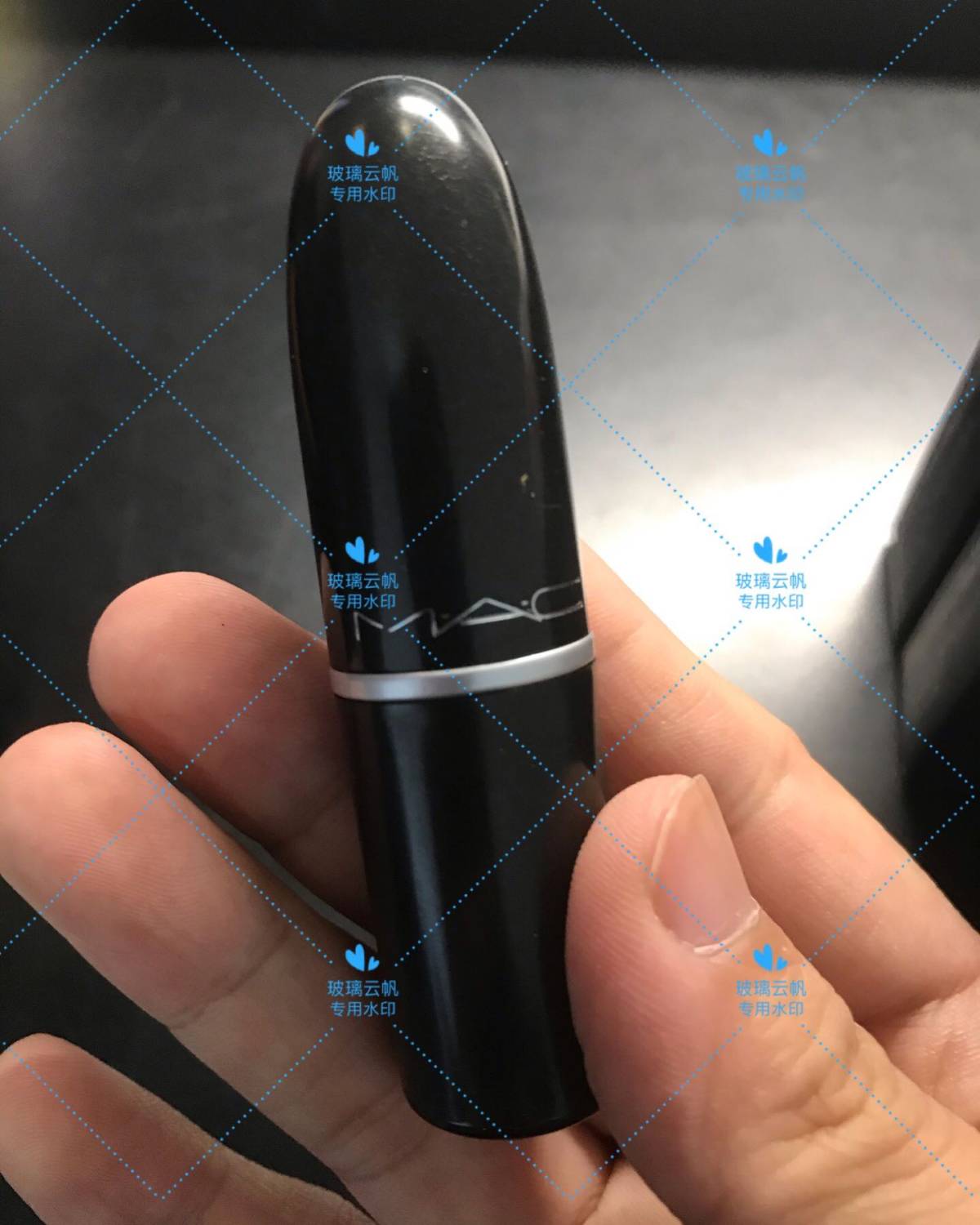 美国官网购买mac口红，全新全新，味道好闻，是香香甜甜的巧克