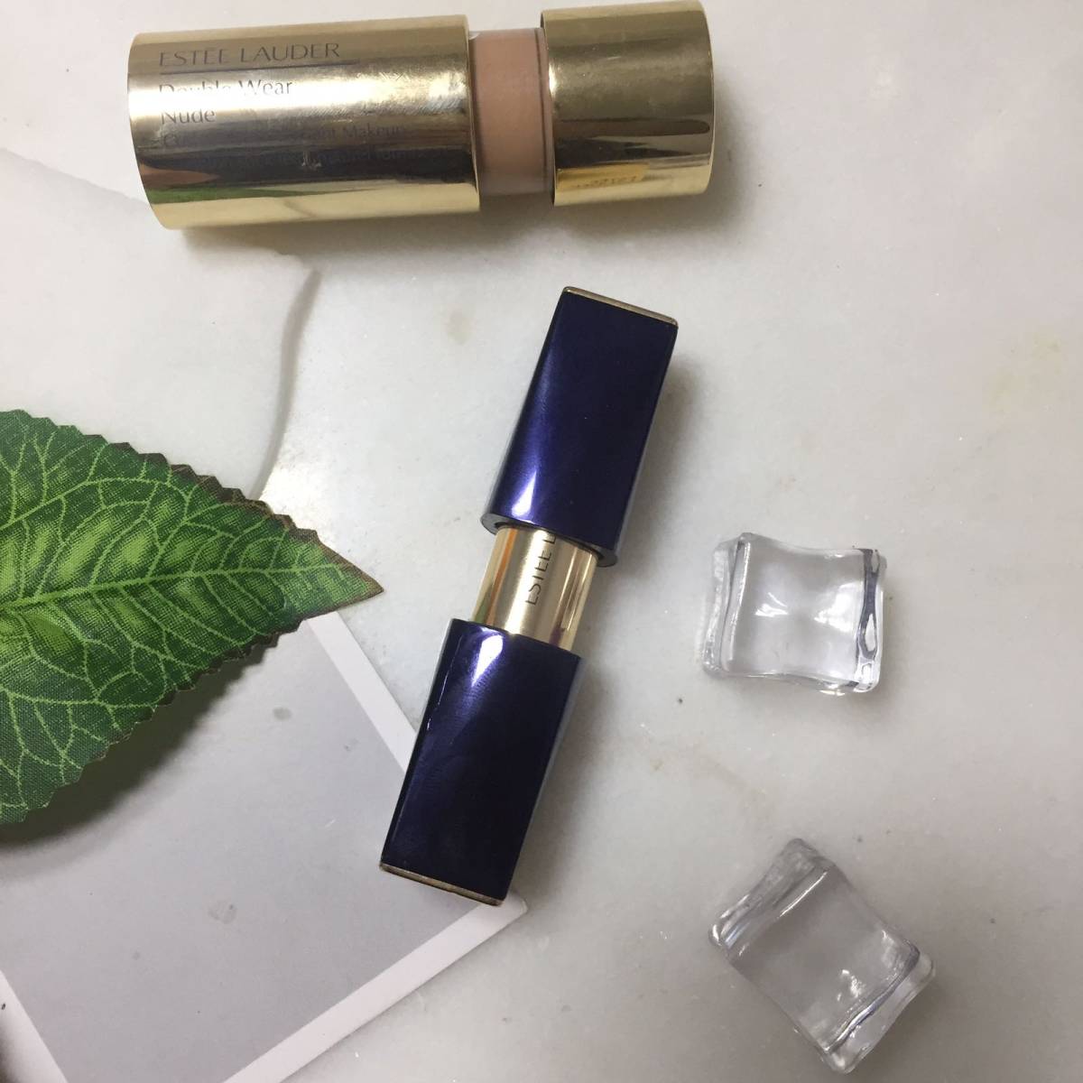 💄秋天来了， 应景的干枫叶红， 雅诗兰黛倾慕哑光唇膏333