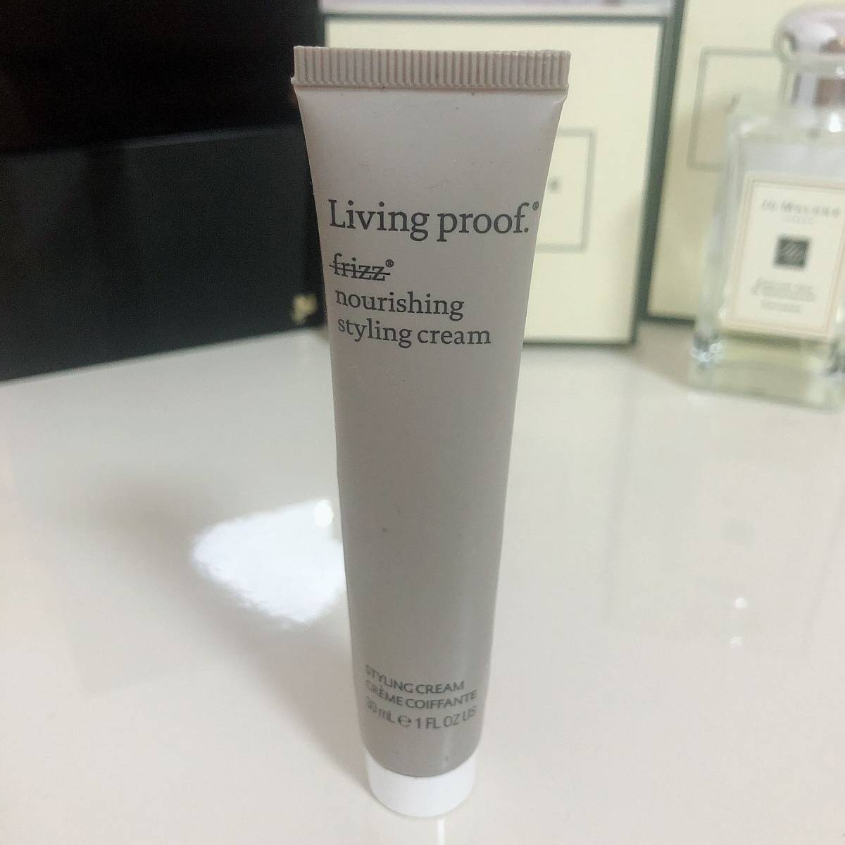 Living Proof——防毛躁造型乳（又称滋养造型霜） 