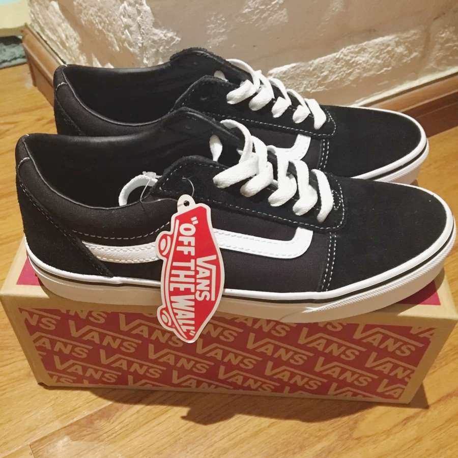 海淘晒单~Vans万斯经典款滑板鞋，非常不错的一款鞋子，百搭
