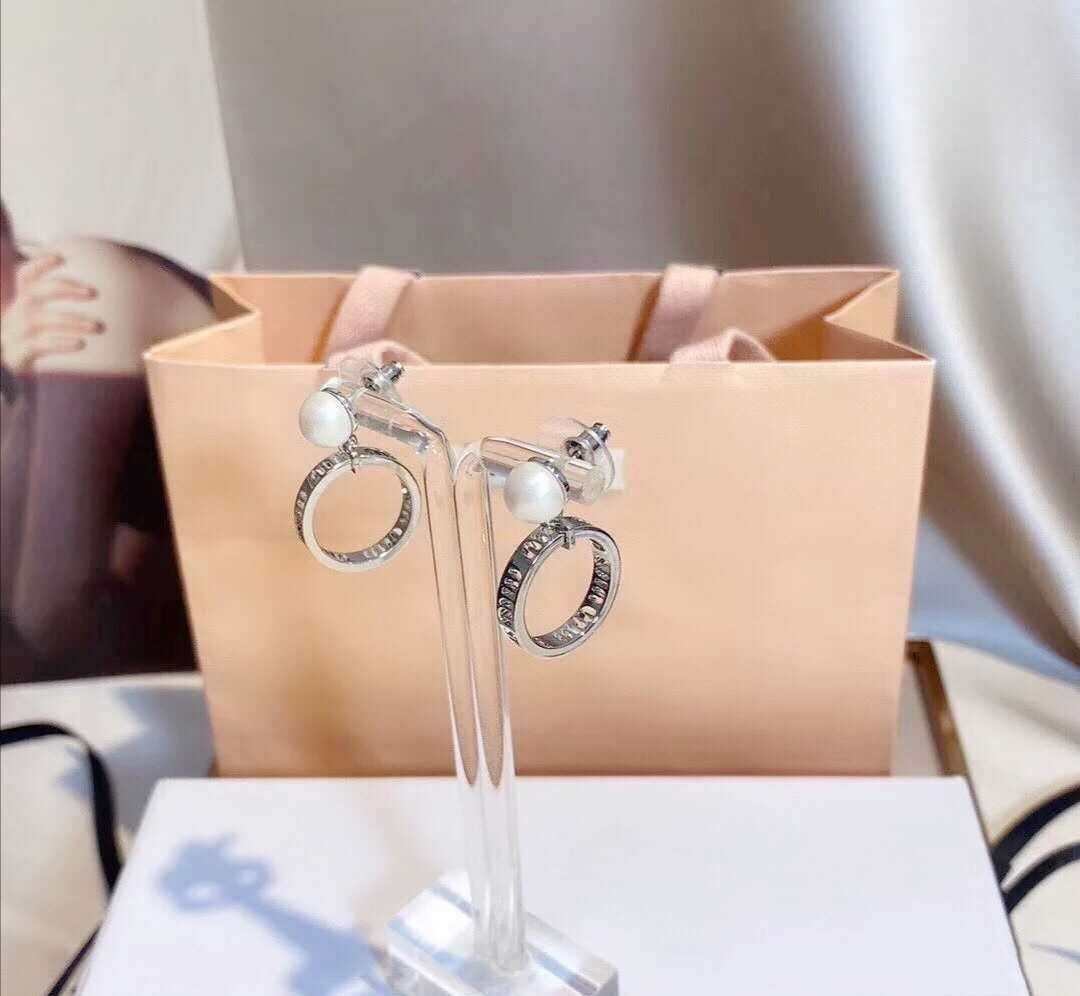 说说漂亮的耳环吧～miumiu耳环  🌸小清新外观，银色通
