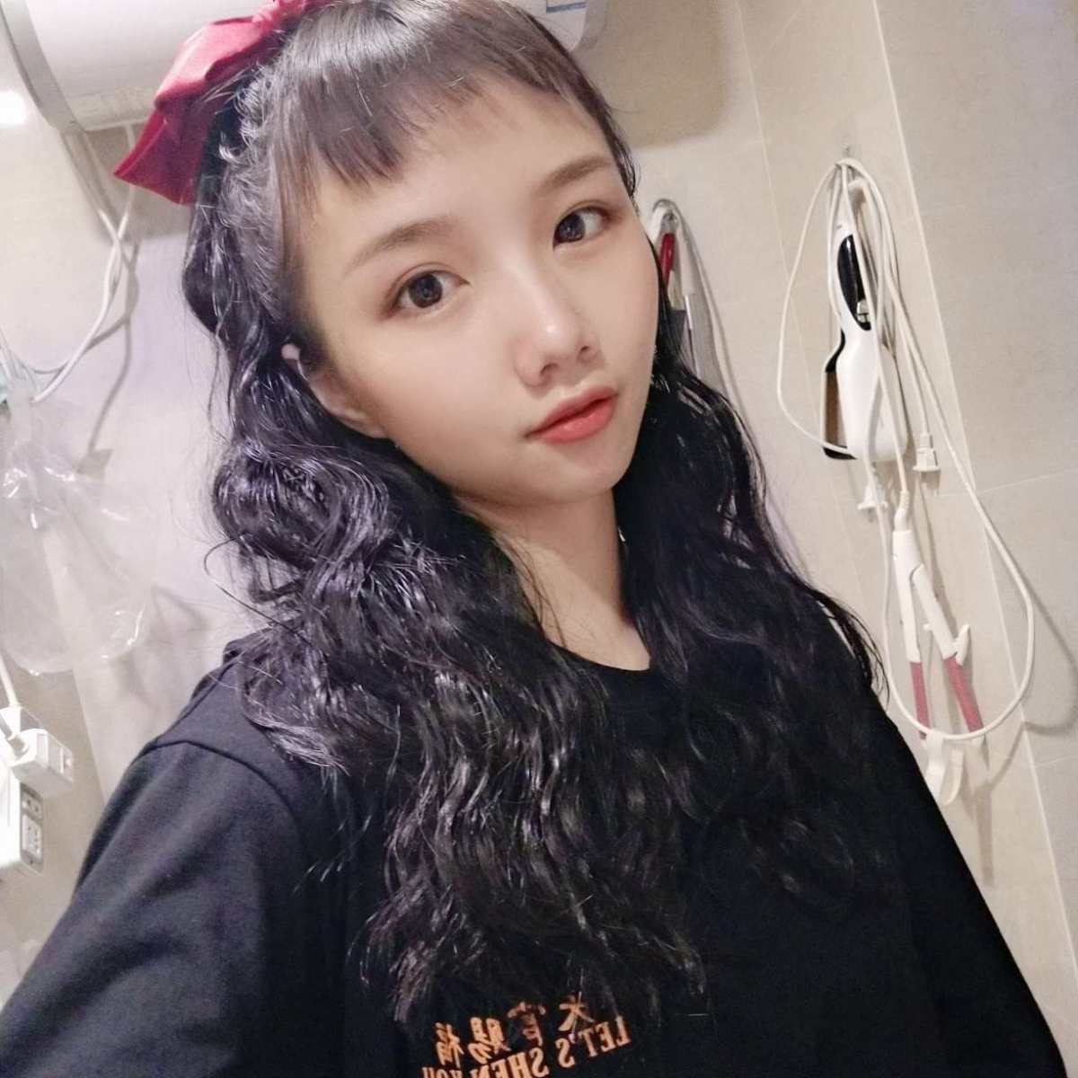 打卡第五天，晒晒不同装扮叭 买来了假发，才发现自己长发更好看