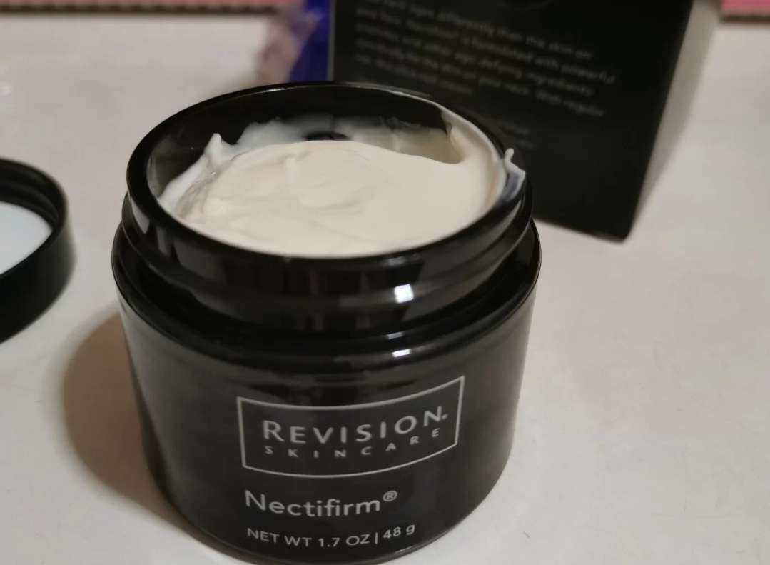 安利海外购小众颈霜Revision Revision是美系高