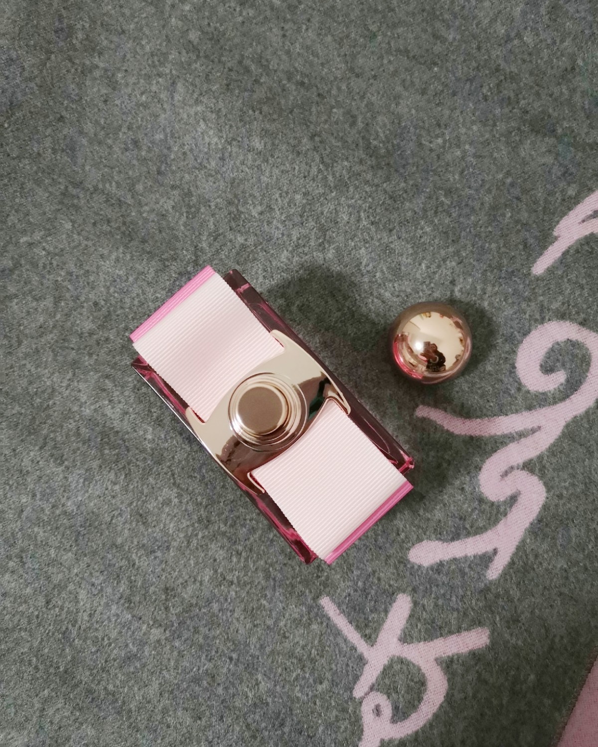 第一次海淘，ferragamo菲拉格慕的花漾伊人女士淡香，很