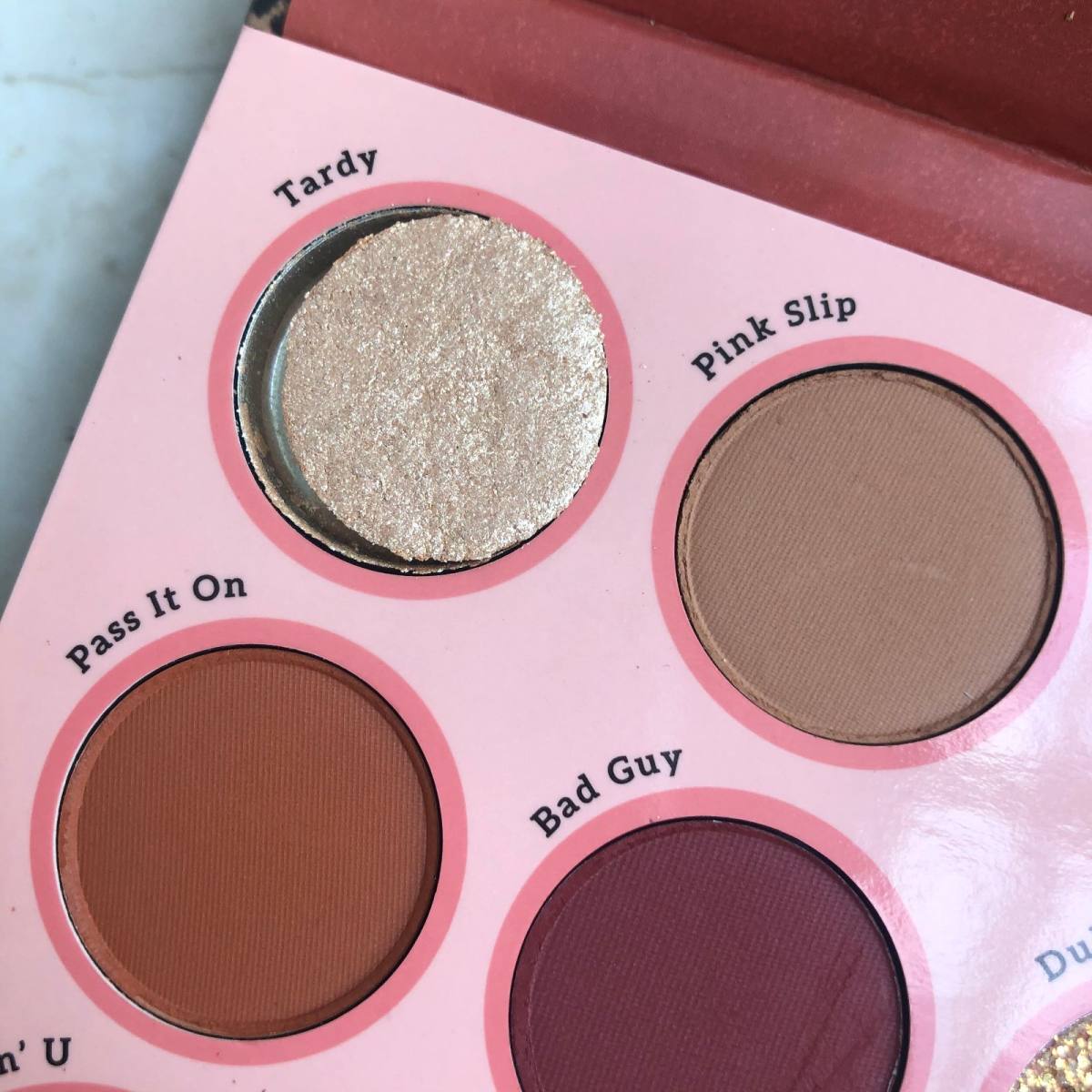 吐槽colourpop的品控！！ 前阵子打折和姐妹们一起买的