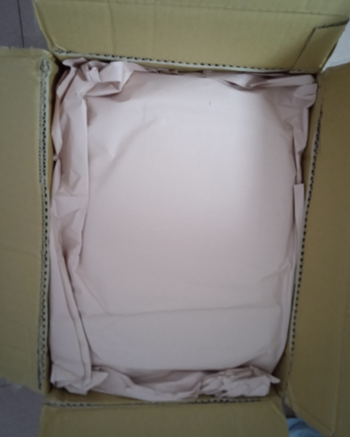 十六七张CD+八本杂志，合箱总重量5870g，走海运，八月十