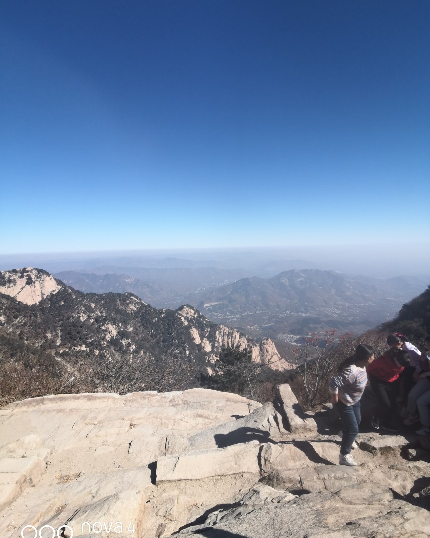 秋膘大作战Day2  今天忙里偷闲去爬了个泰山，嗯回来以后目