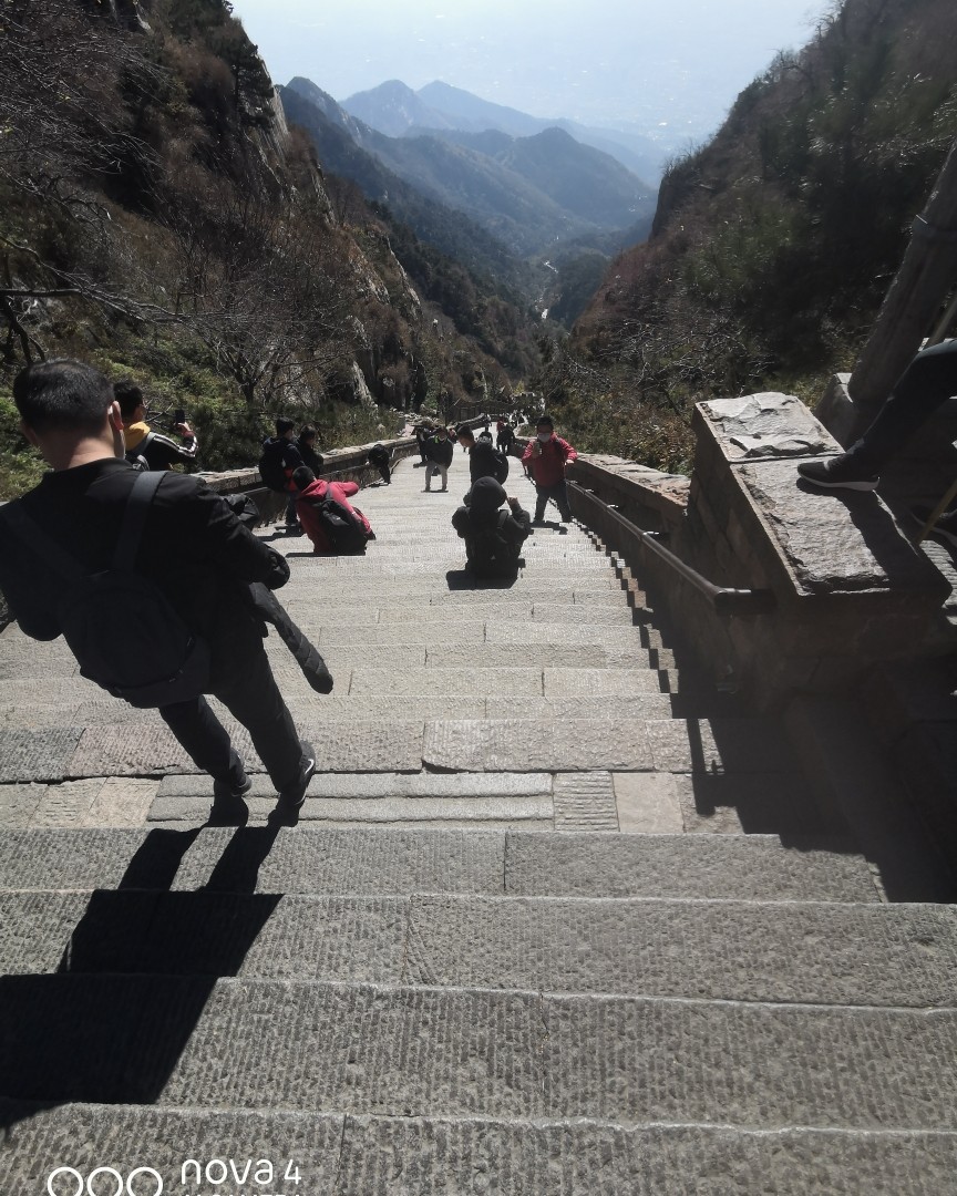 秋膘大作战Day2  今天忙里偷闲去爬了个泰山，嗯回来以后目