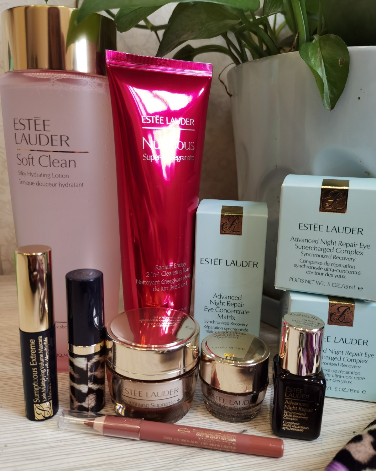 为了AE卡37%高反冲的一单！雅诗兰黛满130送洁面+眼精华