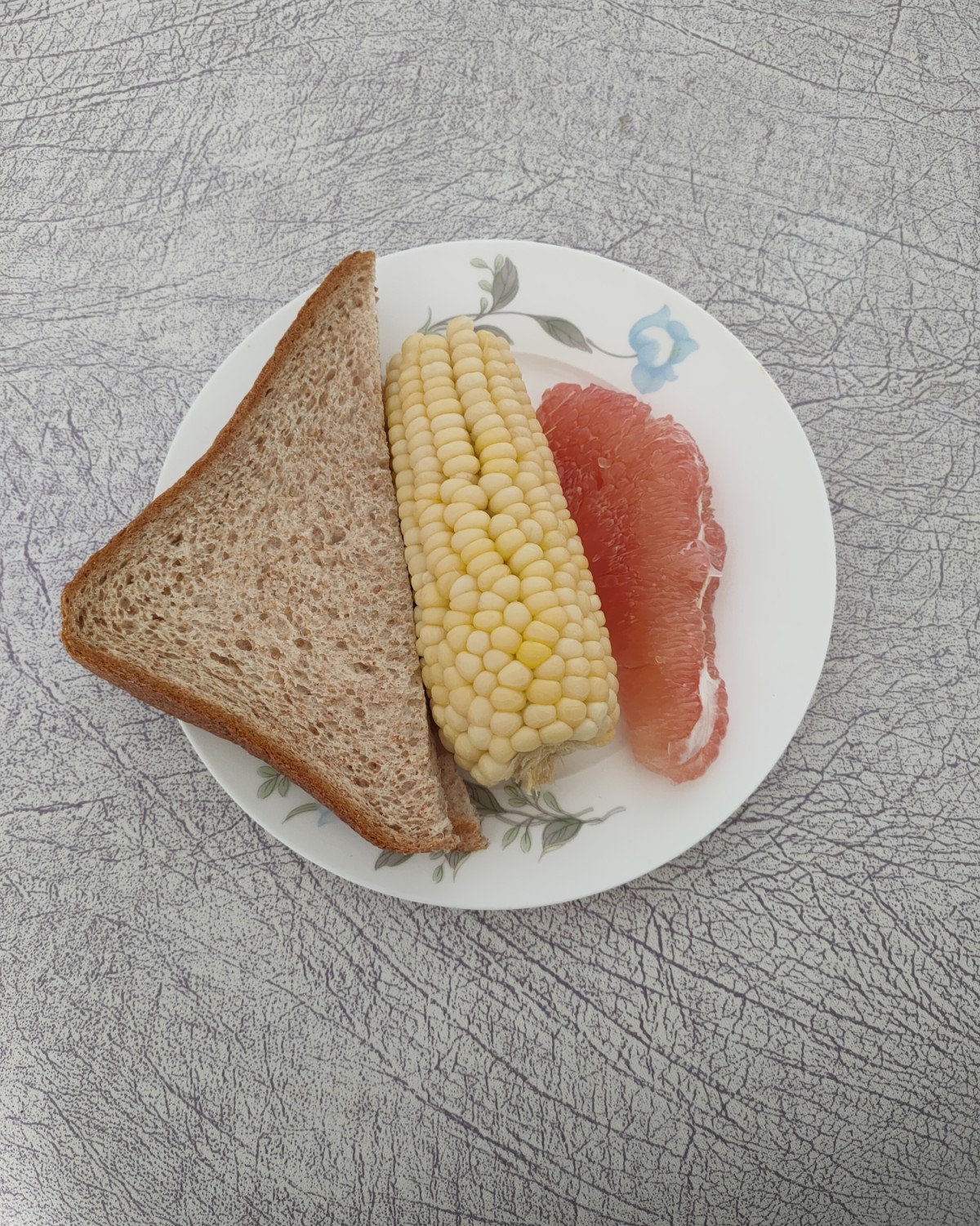 秋膘大作战打卡第五天，今天早饭吃了一杯酸奶加一个水煮蛋，中午