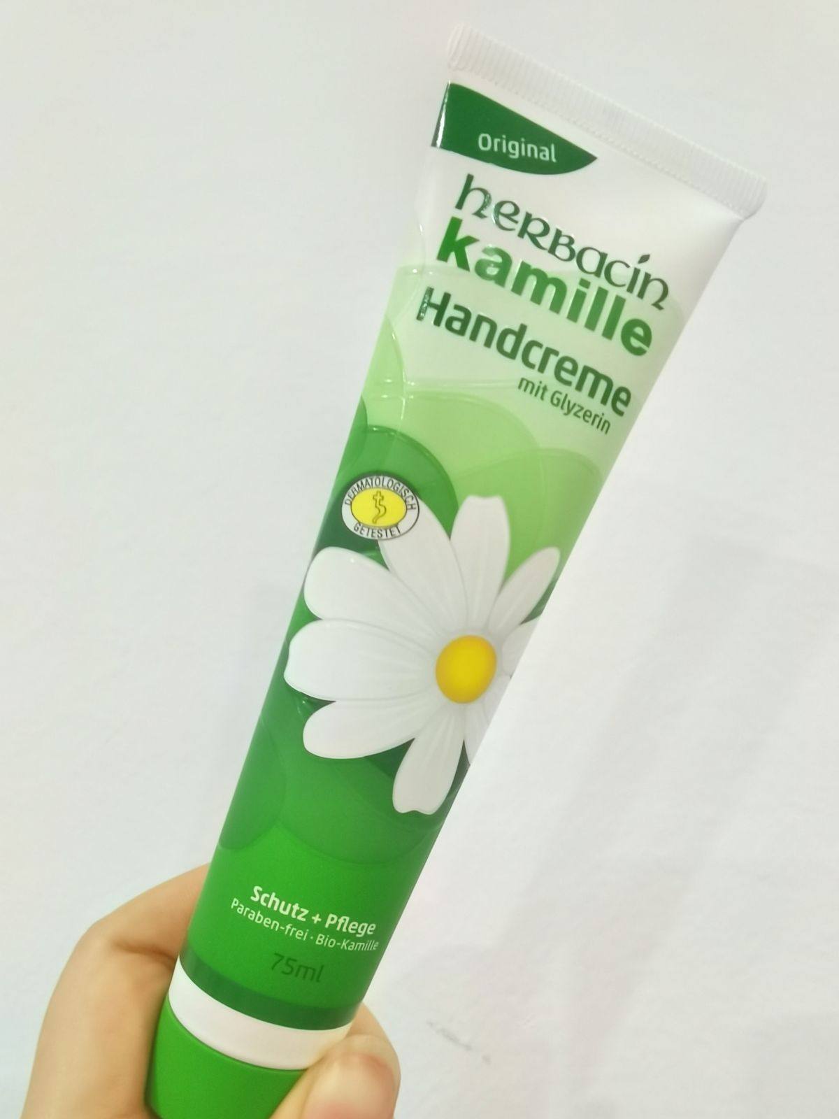 一直有个困惑，集美们护手霜怎么涂的？  涂了护手霜，洗手吗？