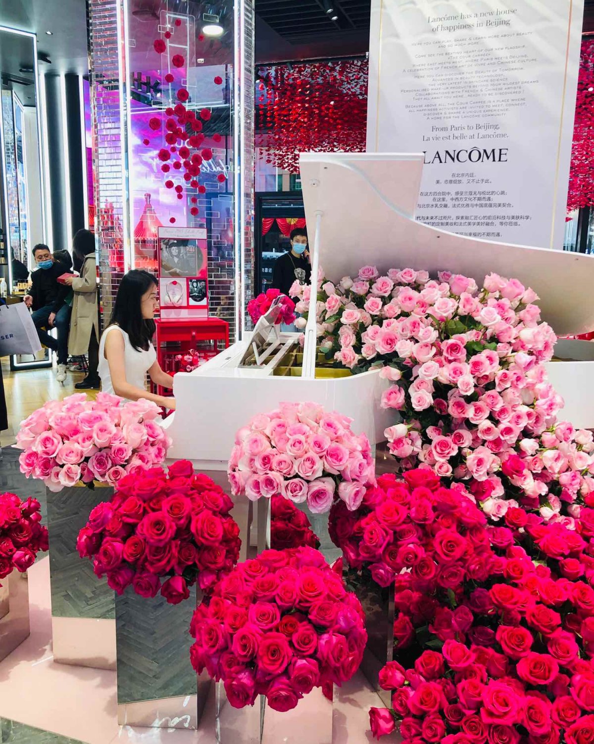 兰蔻王府井全球旗舰店盛大开幕❗️  ❣️10月1号专程去王府