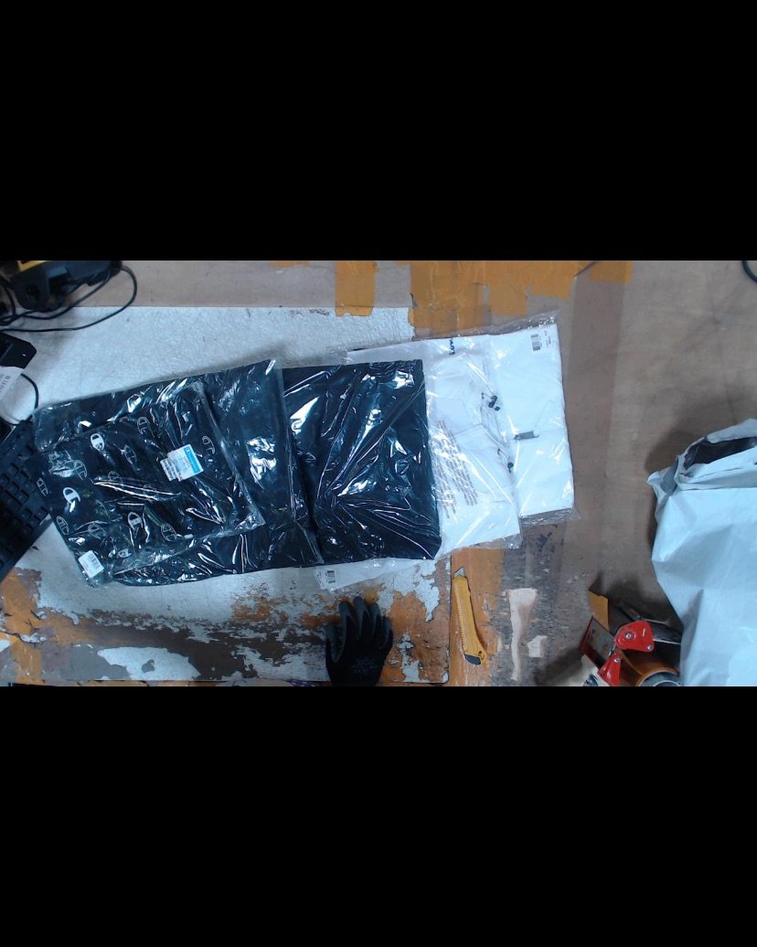 海淘惊喜---白嫖的冠军T恤😋 🔺衣服是之前ebay的冠