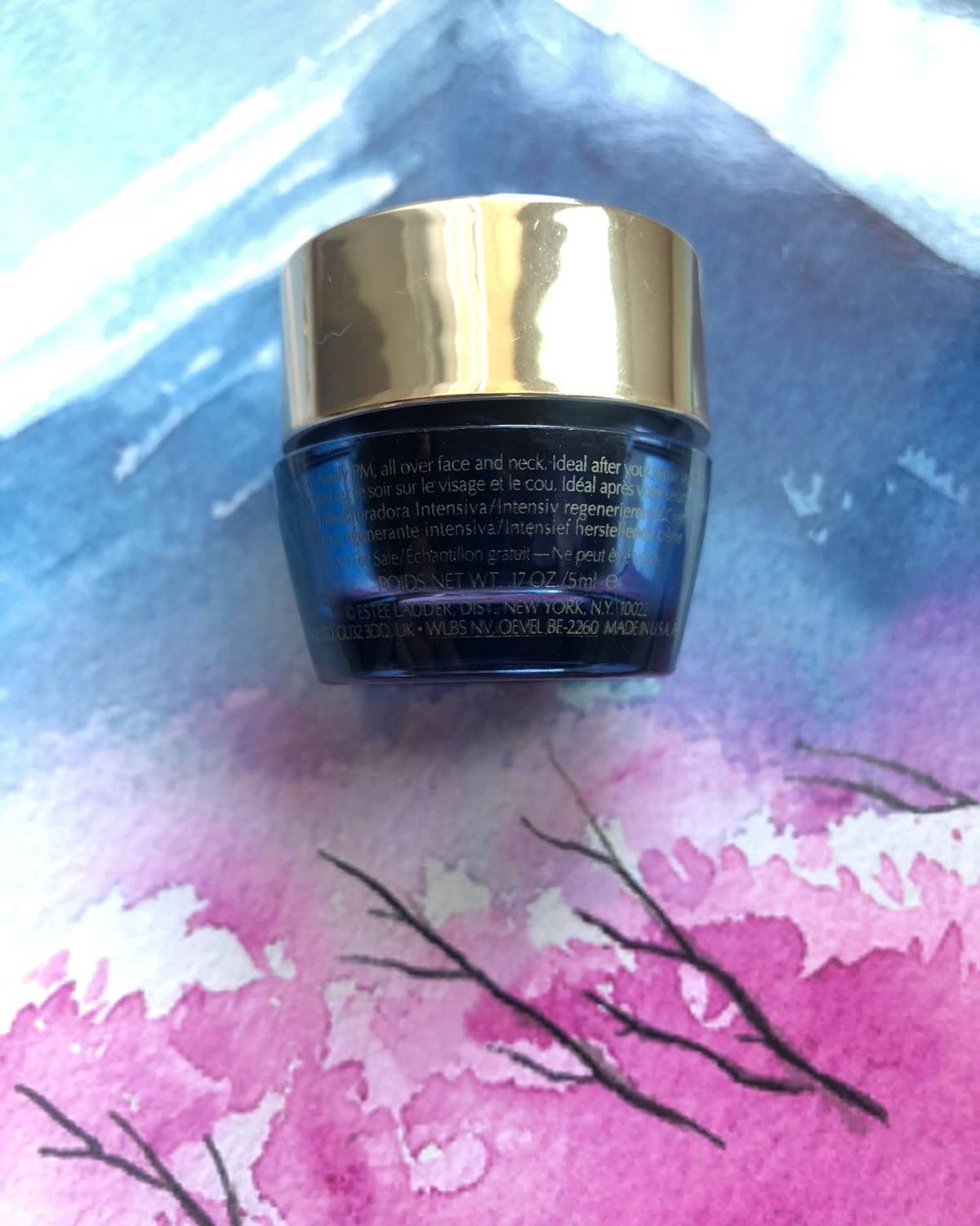 🌸产品试用🌸雅诗兰黛智妍胶原晚霜 🌟质地比较柔滑，白色