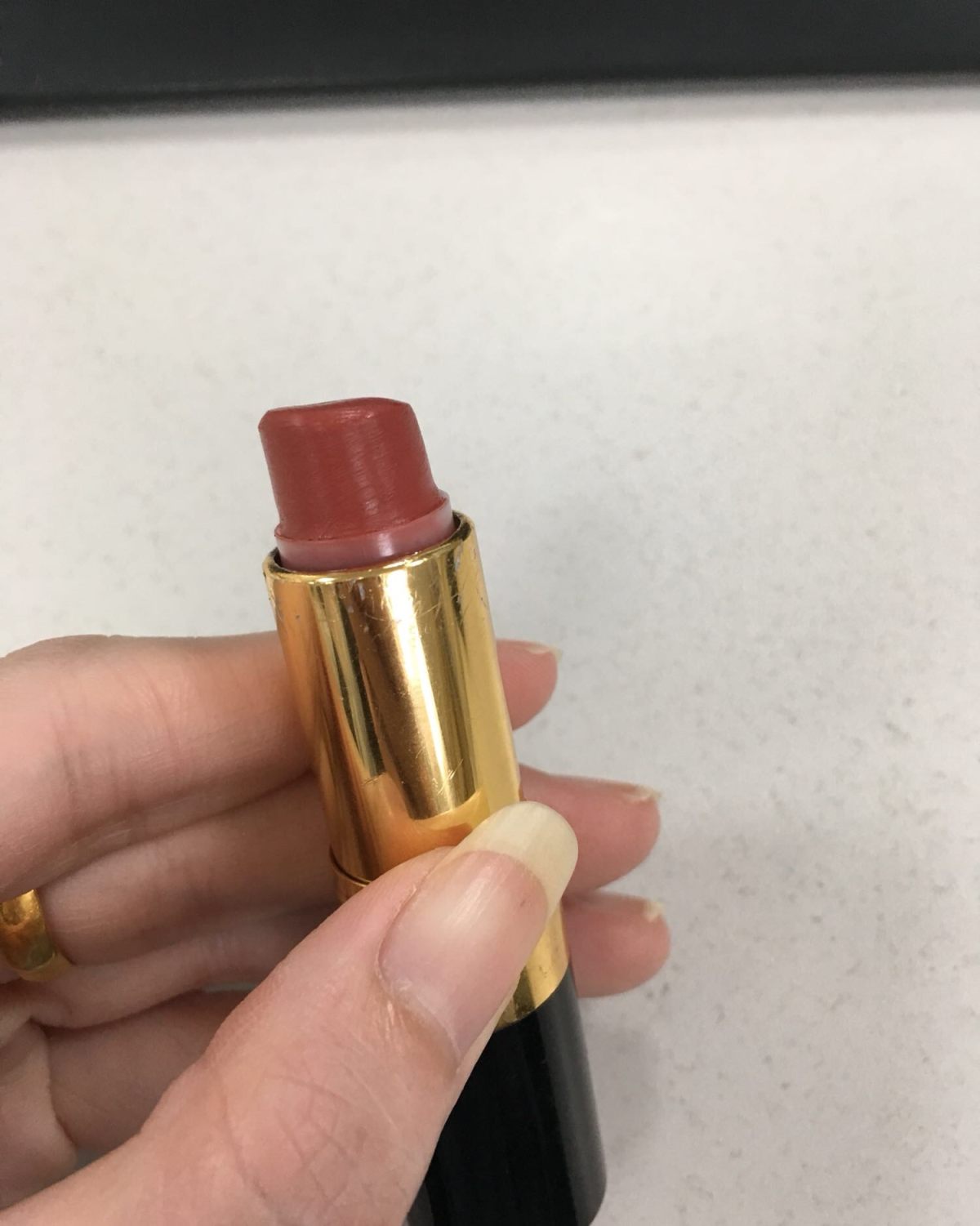 如何防止家里的小恶嚯嚯化妆品 昨天刚夸了一波225，今天就被