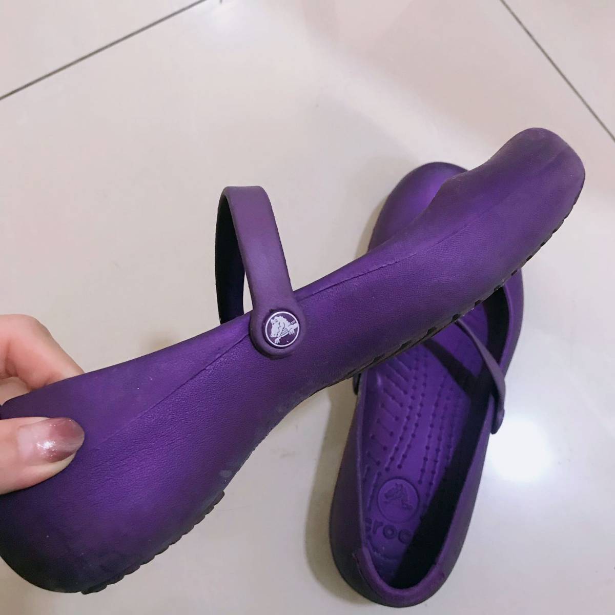 🌈crocs爱好者又来推鞋子了～ 这双鞋子跟传统的croc