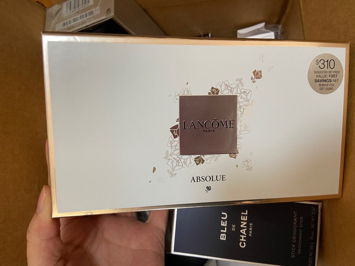 到货 如图 预定的发走 tb robinson质感太棒了，超