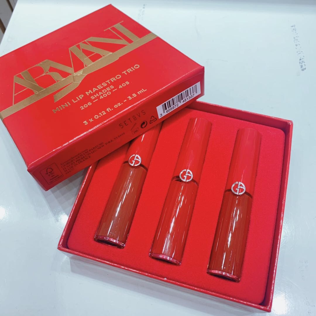 来晒一下今日份开箱，基本都是丝芙兰买的  大家应该都很熟悉，