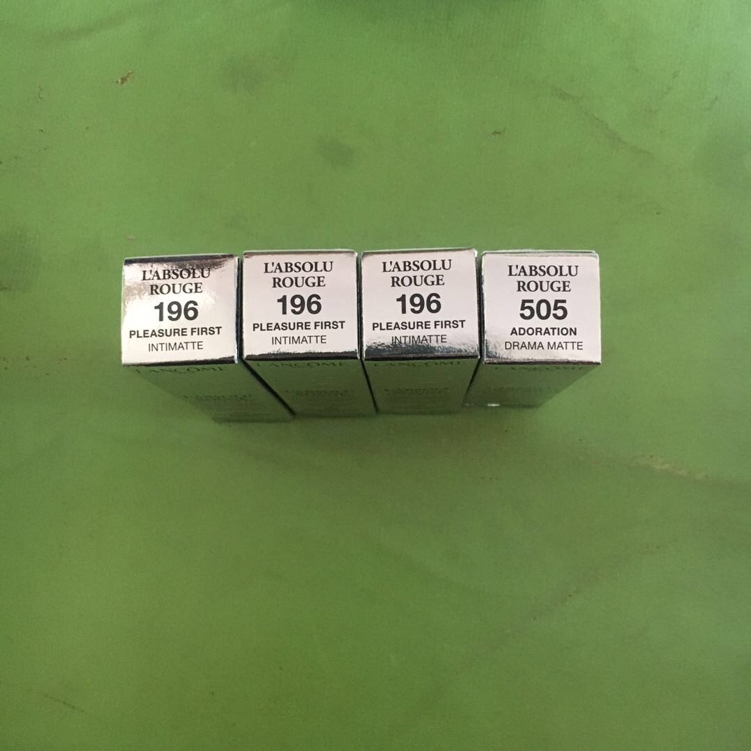 今日开箱  兰蔻最新粉金管196，在pb美妆网买的，为了凑单