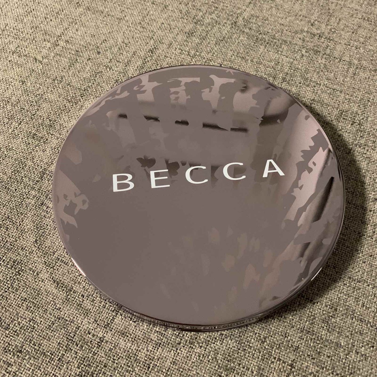 becca七色高光盘  ✨也是买了很久的一个高光盘，是bec