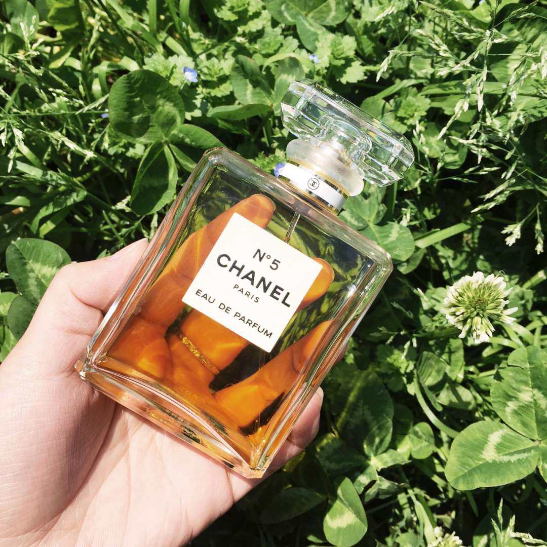 黑五剁手清单之CHANEL N°5 香水💝   ✨冬天穿大