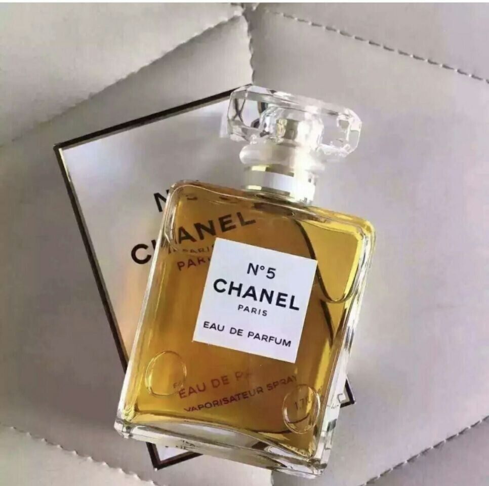 黑五剁手清单之CHANEL N°5 香水💝   ✨冬天穿大