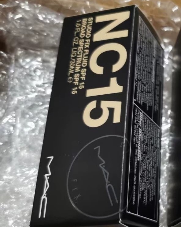 首次国外官网海淘来的mac nc15无瑕粉底液，买了俩，开了