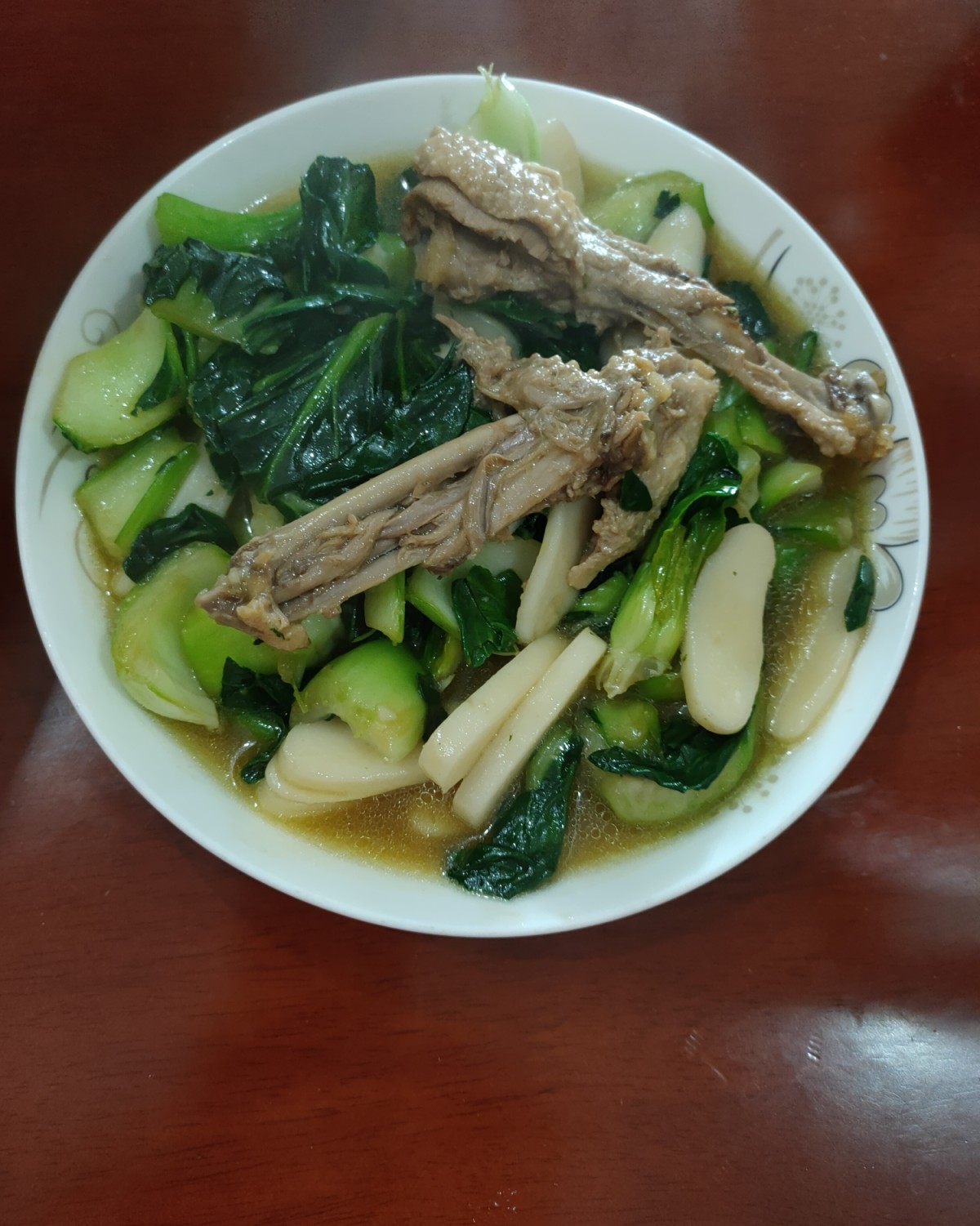 秋膘大作战打卡第21天，早上仍然是一大杯温开水，一杯酸奶+红