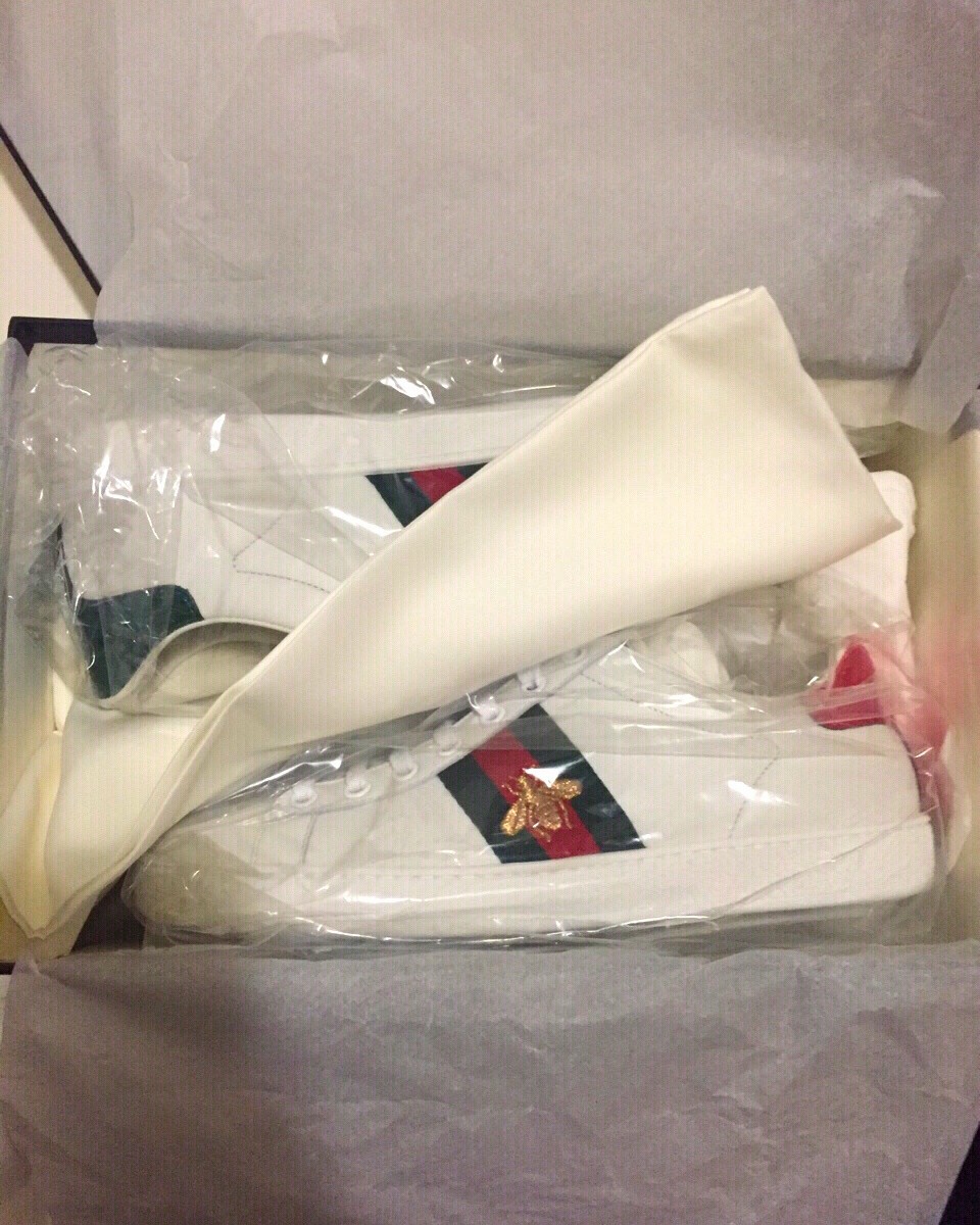 买过最贵的鞋🤣Gucci 古驰女士经典款小蜜蜂女士小白鞋，