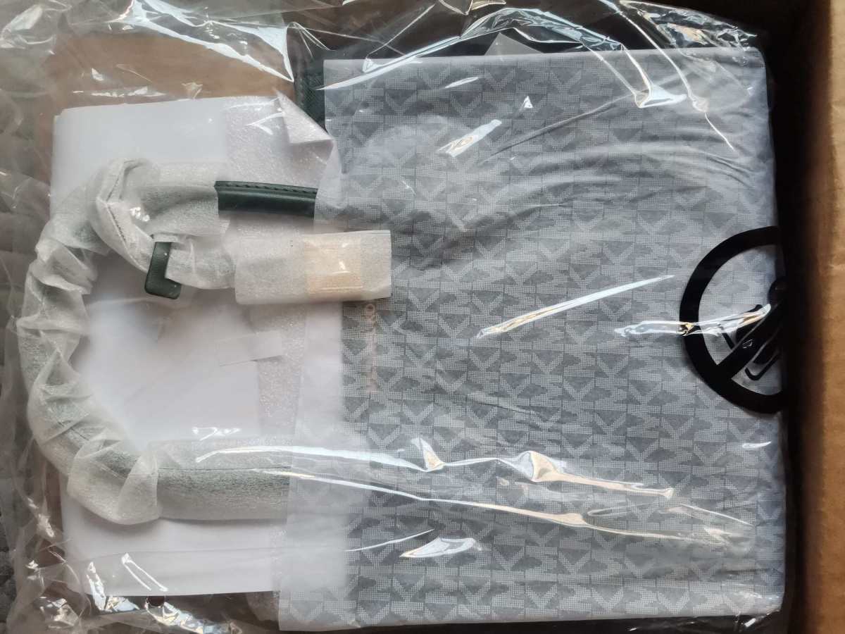 运通卡黑五剁手清单————MK杨幂同款墨绿色中号mercer