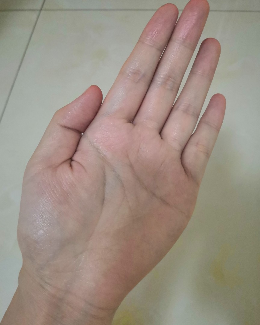 雅顿银胶怎么样？干皮使用感太可了！  一直心水雅顿的胶囊精华