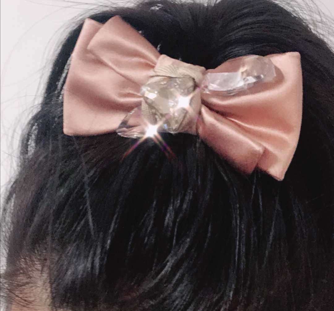 这次来说说小装饰品吧～miumiu水钻粉色小发夹 一物多用，