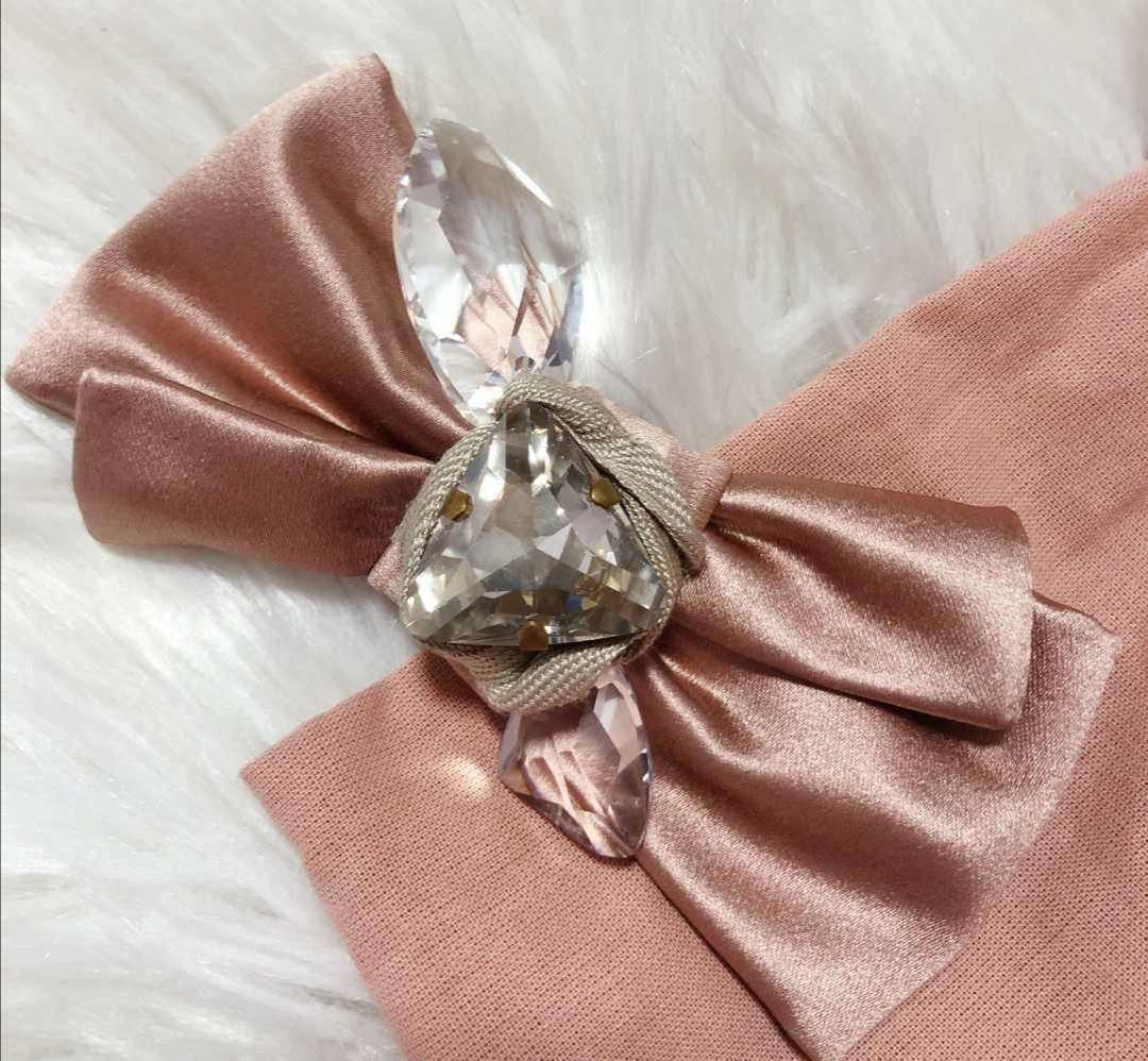 这次来说说小装饰品吧～miumiu水钻粉色小发夹 一物多用，