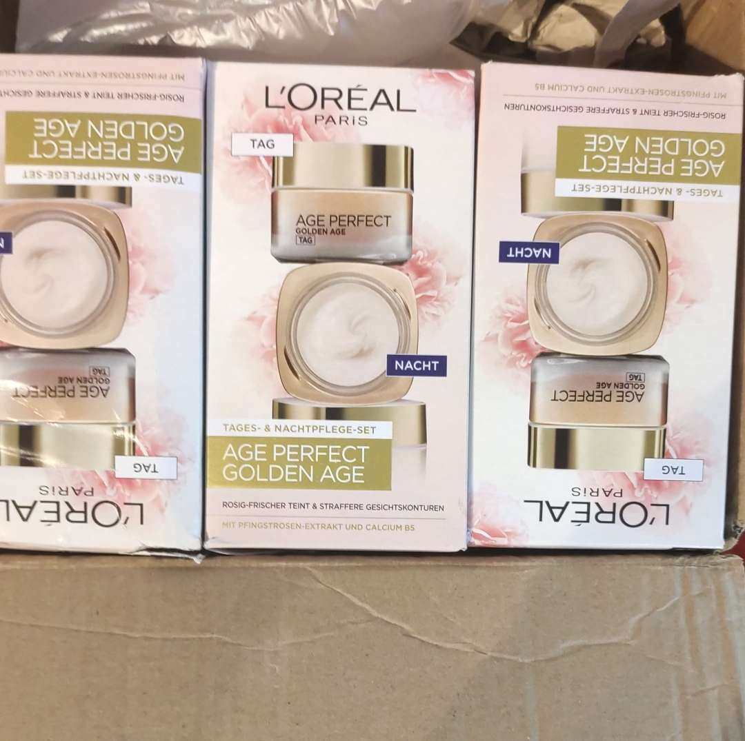 这款牡丹面霜包含日霜晚霜各一件，富含牡丹花根萃取和离子钙，可