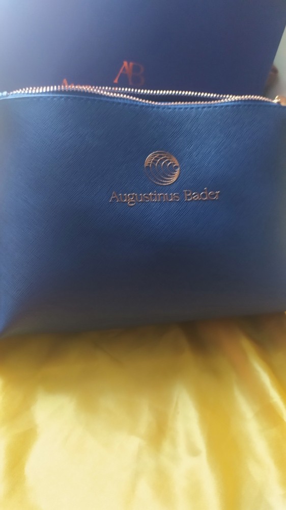 ✨Augustinus bader化妆包  我之前买了AB家