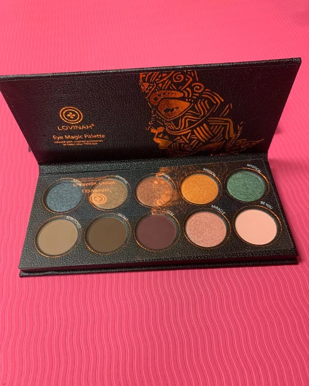 Lovinah beauty亮眼法十色眼影盘  敲好看的眼影