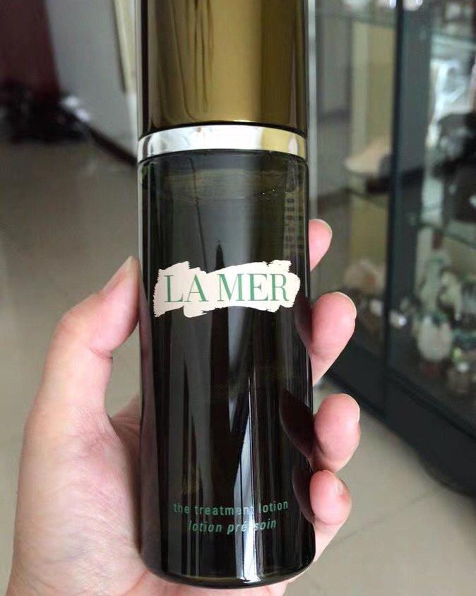 回购的LA MER精萃水 讲真，LA MER精萃水可以说是我