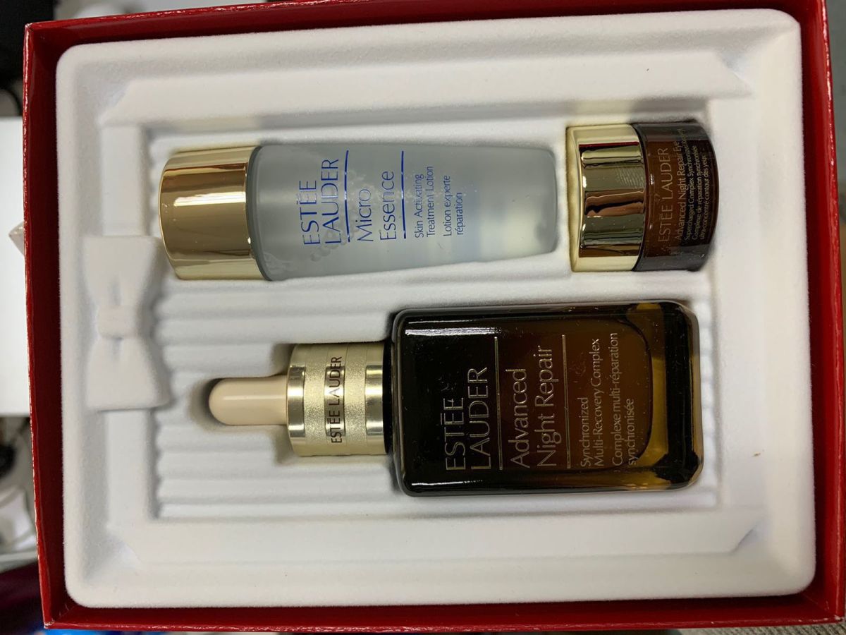 雅诗兰黛套装使用【中环转运护肤品专线】，价格速度都还行，奥利