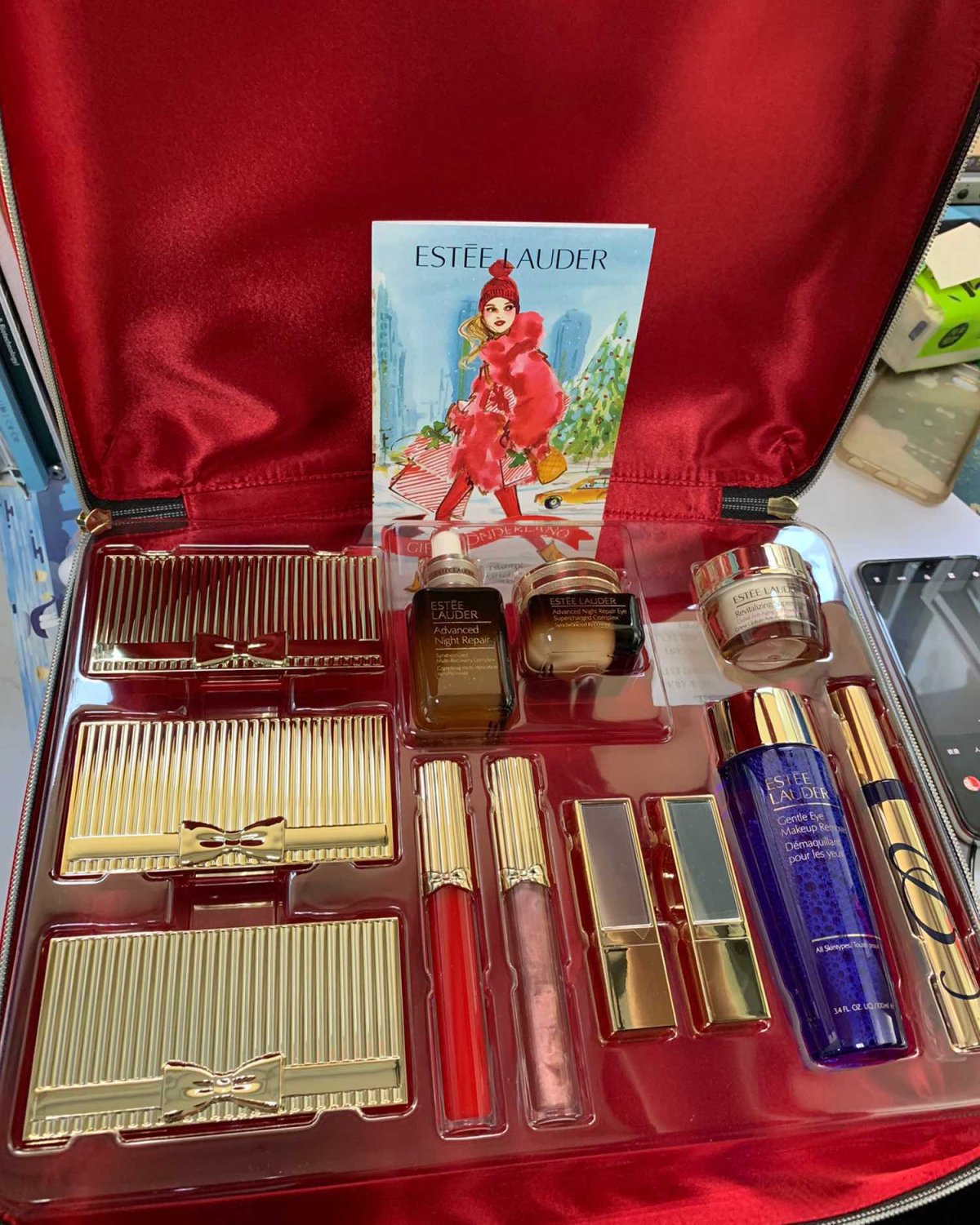 雅诗兰黛套装使用【中环转运护肤品专线】，价格速度都还行，奥利