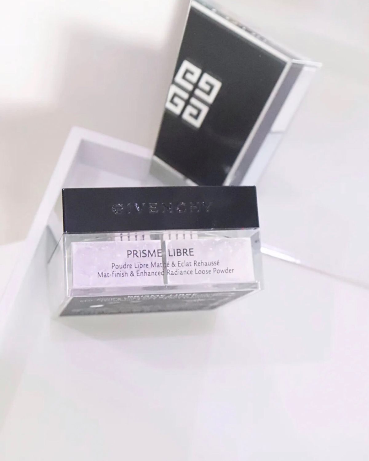不愧是你❗️磨皮柔焦不要太强 还有姐妹没入纪梵希四宫格散粉吗