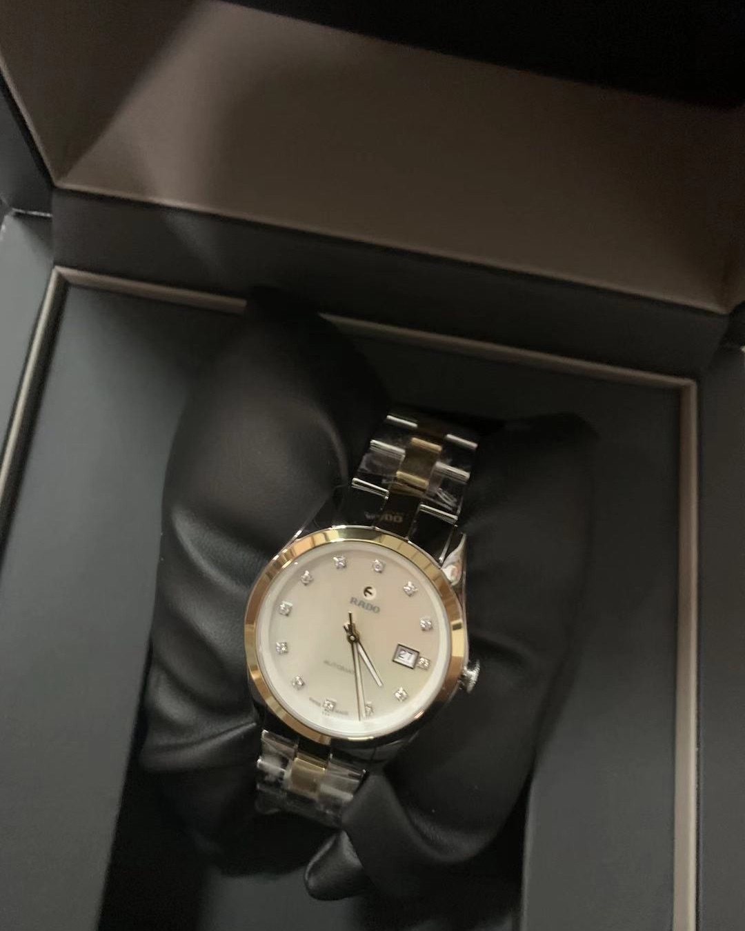 海淘剁手手表一块，发货快包装仔细到货无损坏，在J 网站买的 