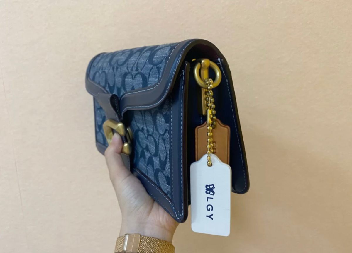 ❤分享喜欢的一款包COACH香布雷 1️⃣容量：26cm×7