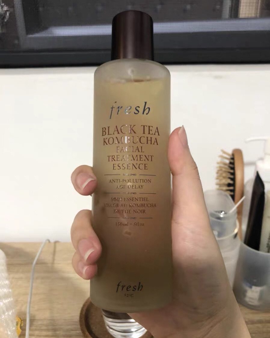 良心！！！馥蕾诗红茶酵母精华水 1️⃣功效： 1. 抵御污染
