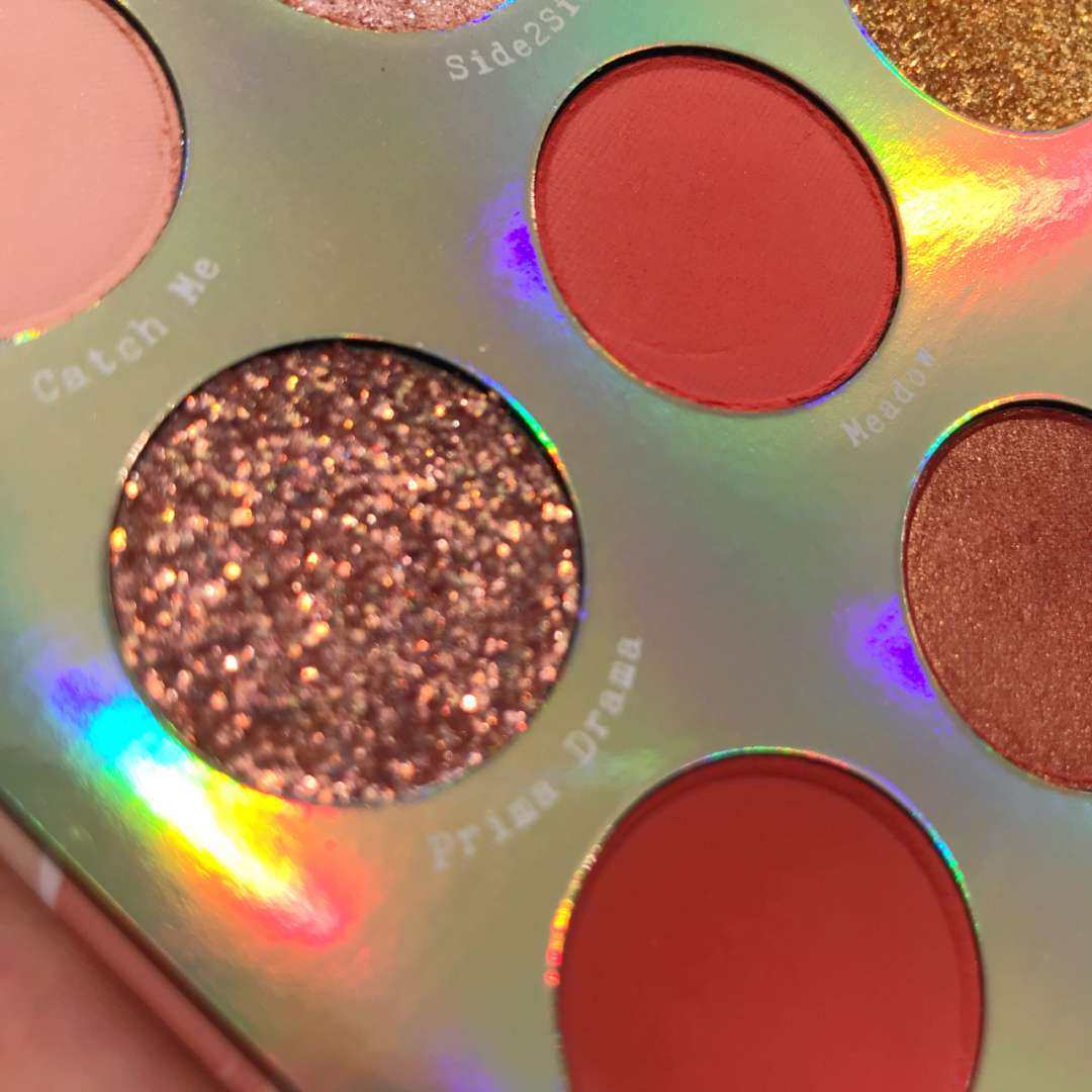 黑五买的colourpop眼影盘到了，刚试了一次，喜欢，赶紧