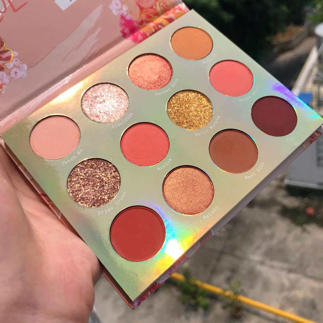 黑五买的colourpop眼影盘到了，刚试了一次，喜欢，赶紧
