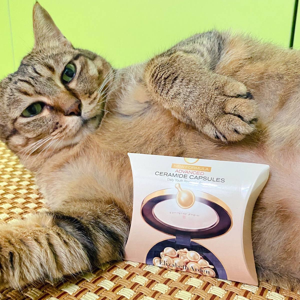 前段时间换季我的皮肤各种起皮、爆痘、长闭口，赶紧拿出了我的宝