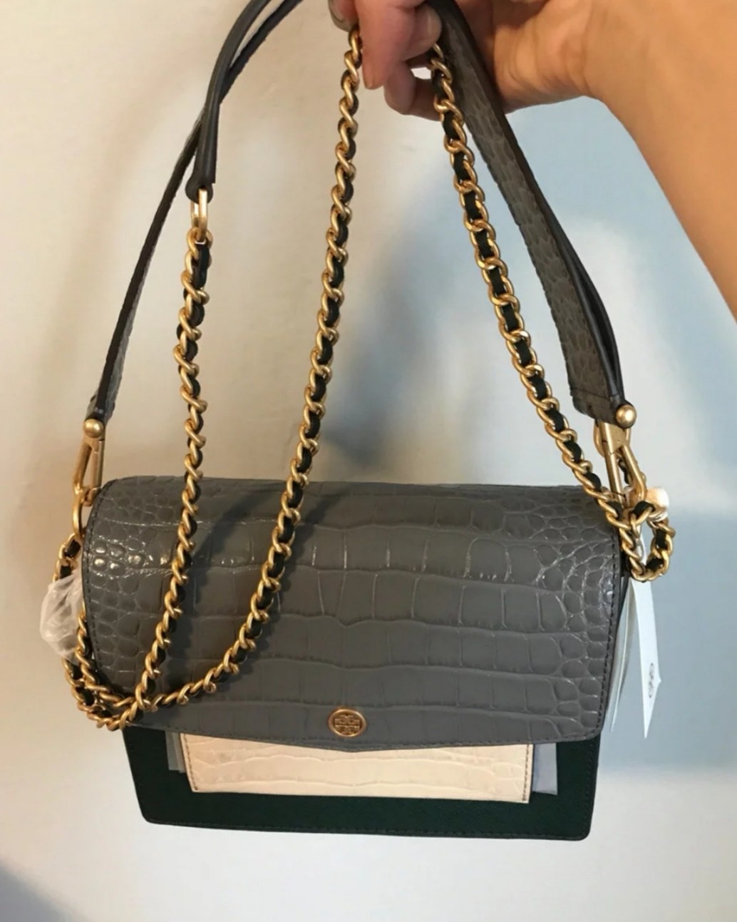 包包👜趁着黑五，入了   Tour Burch Robin